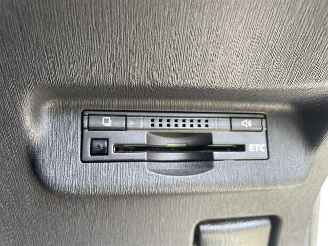 トヨタ プリウス S 神奈川県 2014(平26)年 9.7万km シルバーM 【(株)IDOMが運営する【じしゃロン相模原店】の自社ローン対象車両になります。こちらは現金ご利用時の価格です。自社ローンご希望の方は別途その旨お申付け下さい。】/純正メモリナビ/スマートキー×2/プッシュエンジンスタート/バックカメラ/ETC/ドライブレコーダー/HID/オートライト