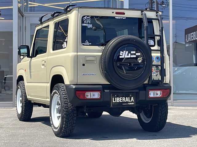 スズキ ジムニー XC 愛知県 2022(令4)年 1.3万km シフォンアイボリーメタリックブラック2トーンルーフ 4WD/ワンオーナー/純正ナビ/（フルセグTV&CD&DVD&USB&BT）/クルーズコントロール/車線逸脱警報/衝突軽減ブレーキ/センターデフロック/ダウンヒルアシストコントロール/アイドリングストップ/盗難防止装置/前席シートヒーター/ステアリングスイッチ/LEDヘッドライト/オートライト/フロントフォグランプ/ヘッドライトウォッシャー/電動格納ミラー/ウィンカーミラー/ドアミラーヒーター/フロアマット/背面タイヤ/プッシュスタート/スマートキー/取説/R4/R５/R7記録簿あり