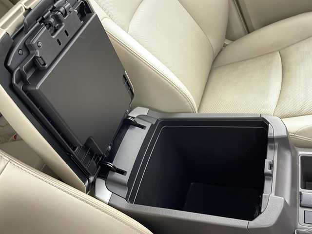 トヨタ ランドクルーザー プラド TX Lパッケージ 鹿児島県 2022(令4)年 1.8万km ホワイトパールクリスタルシャイン Toyota Safety Sense/純正9型ナビ/Bluetooth DVD再生可/フルセグTV/バックカメラ/モデリスタエアロ(F/R)/サンルーフ/ベージュレザーシート /・前席シートヒーター /・前席エアシート/レーダークルーズコントロール/電動サードシート/ビルトインETC/純正19インチアルミホイール/ルーフレール/LEDヘッドライト/フォグライト /オートライトコントロール/スマートキー/エンジンプッシュスタート/純正フロアマット/保証書