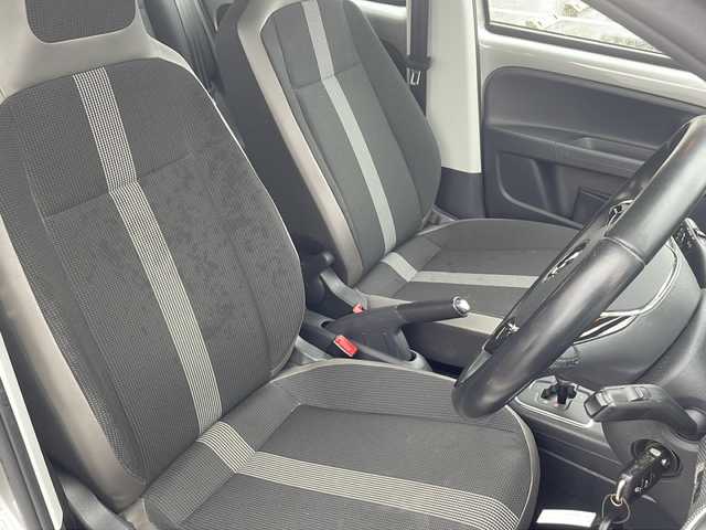 フォルクスワーゲン アップ！ ハイアップ！ 静岡県 2020(令2)年 10.8万km シルバー BTオーディオ/オートエアコン/ドライブレコーダー/シートヒーター/純正15インチAW/キーレス/保証書/取説