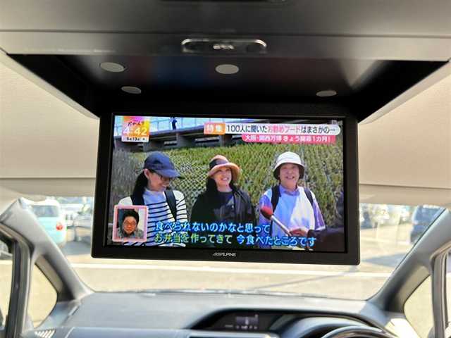 トヨタ エスクァイア ハイブリッド Gi 和歌山県 2014(平26)年 10.5万km ダークバイオレットマイカメタリック 純正ナビ/フルセグTV/バックカメラ/（BT/CD/DVD/MSV）/フリップダウンモニター/車両接近通報/トラクションコントロール/クルーズコントロール/両側パワースライドドア/前方ドラレコ/置くだけ充電/ビルトインETC/レザーシート/プッシュスタート/スマートキー/オートライト/ISOFIX/リアサンシェード/ドアバイザー/nanoe