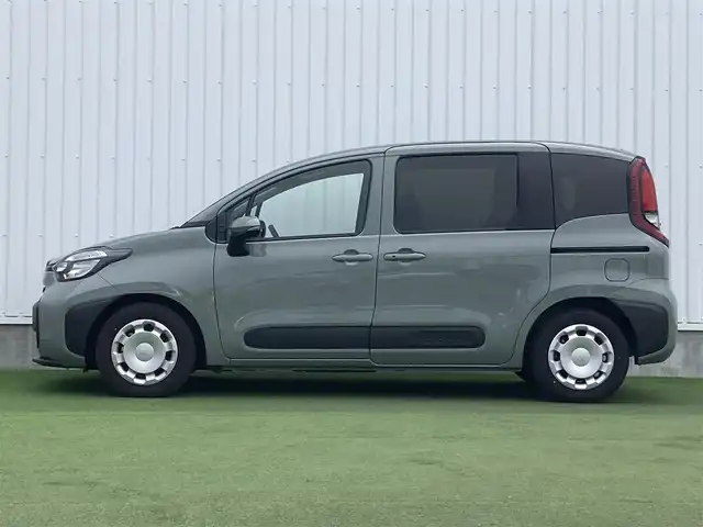 トヨタ シエンタ G 香川県 2024(令6)年 1万km アーバンカーキ 登録時走行距離：9473km/メーカー純正10.5型ナビ/　CD DVD BT フルセグTV/全方位カメラ/両側パワースライドドア/プリクラッシュセーフティシステム/レーンキープアシスト/レーダークルーズコントロール/クリアランスソナー/ブラインドスポットモニター/LEDヘッドライト/オートライト/オートハイビーム/レベライザヘッドライト/ビルトインETC/前後ドライブレコーダー/革巻きステアリング/ステアリングスイッチ/ステアリングヒーター/シートヒーター/プッシュスタート/スマートキー