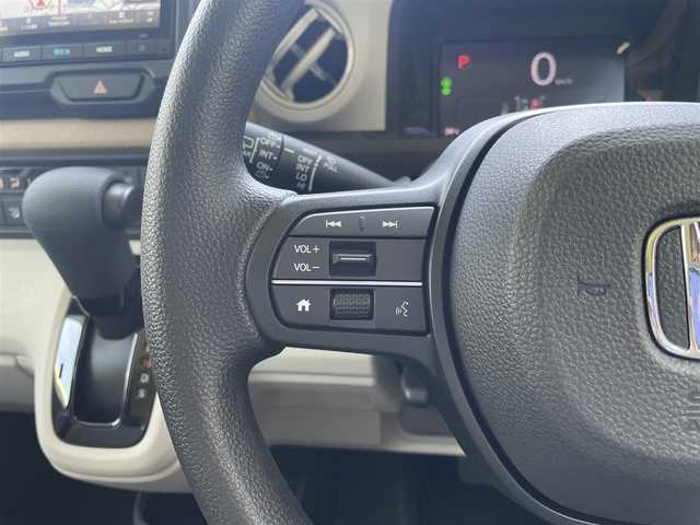 ホンダ Ｎ ＢＯＸ 滋賀県 2024(令6)年 0.1万km プラチナホワイトパール 禁煙車/純正８型ナビ/【Bluetooth/フルセグＴＶ/USB】/ドラレコ/バックカメラ/両側パワースライドドア/シートヒーター/ホンダセンシング/●衝突軽減ブレーキ/●先行車発進お知らせ機能/●歩行者事故低減ステアリング/●路外逸脱抑制機能/●標識認識機能/●渋滞追従機能付アダプティブクルーズコントロール/●車線維持支援システム/●誤発進抑制機能/●後方誤発進抑制機能/●近距離衝突軽減ブレーキ/●急アクセル抑制機能/●パーキングセンサーシステム/●オートハイビーム/ＬＥＤライト/ステアリングスイッチ/オートライト/スマートキー
