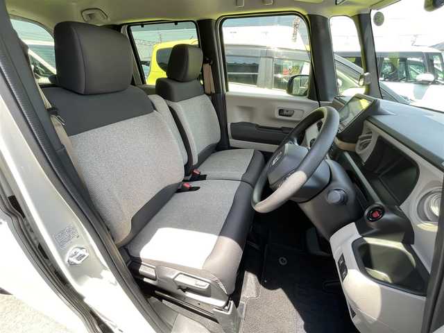 ホンダ Ｎ ＢＯＸ 滋賀県 2024(令6)年 0.1万km プラチナホワイトパール 禁煙車/純正８型ナビ/【Bluetooth/フルセグＴＶ/USB】/ドラレコ/バックカメラ/両側パワースライドドア/シートヒーター/ホンダセンシング/●衝突軽減ブレーキ/●先行車発進お知らせ機能/●歩行者事故低減ステアリング/●路外逸脱抑制機能/●標識認識機能/●渋滞追従機能付アダプティブクルーズコントロール/●車線維持支援システム/●誤発進抑制機能/●後方誤発進抑制機能/●近距離衝突軽減ブレーキ/●急アクセル抑制機能/●パーキングセンサーシステム/●オートハイビーム/ＬＥＤライト/ステアリングスイッチ/オートライト/スマートキー