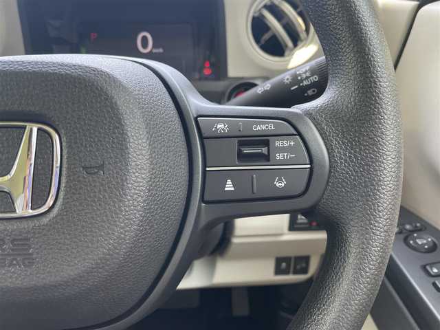 ホンダ Ｎ ＢＯＸ 滋賀県 2024(令6)年 0.1万km プラチナホワイトパール 禁煙車/純正８型ナビ/【Bluetooth/フルセグＴＶ/USB】/ドラレコ/バックカメラ/両側パワースライドドア/シートヒーター/ホンダセンシング/●衝突軽減ブレーキ/●先行車発進お知らせ機能/●歩行者事故低減ステアリング/●路外逸脱抑制機能/●標識認識機能/●渋滞追従機能付アダプティブクルーズコントロール/●車線維持支援システム/●誤発進抑制機能/●後方誤発進抑制機能/●近距離衝突軽減ブレーキ/●急アクセル抑制機能/●パーキングセンサーシステム/●オートハイビーム/ＬＥＤライト/ステアリングスイッチ/オートライト/スマートキー