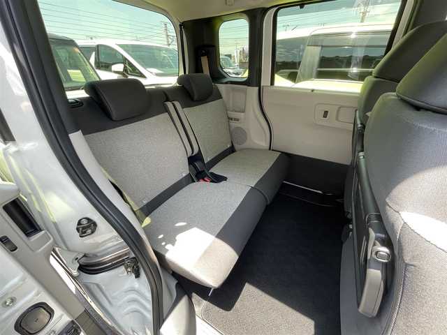 ホンダ Ｎ ＢＯＸ 滋賀県 2024(令6)年 0.1万km プラチナホワイトパール 禁煙車/純正８型ナビ/【Bluetooth/フルセグＴＶ/USB】/ドラレコ/バックカメラ/両側パワースライドドア/シートヒーター/ホンダセンシング/●衝突軽減ブレーキ/●先行車発進お知らせ機能/●歩行者事故低減ステアリング/●路外逸脱抑制機能/●標識認識機能/●渋滞追従機能付アダプティブクルーズコントロール/●車線維持支援システム/●誤発進抑制機能/●後方誤発進抑制機能/●近距離衝突軽減ブレーキ/●急アクセル抑制機能/●パーキングセンサーシステム/●オートハイビーム/ＬＥＤライト/ステアリングスイッチ/オートライト/スマートキー