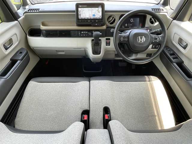 ホンダ Ｎ ＢＯＸ 滋賀県 2024(令6)年 0.1万km プラチナホワイトパール 禁煙車/純正８型ナビ/【Bluetooth/フルセグＴＶ/USB】/ドラレコ/バックカメラ/両側パワースライドドア/シートヒーター/ホンダセンシング/●衝突軽減ブレーキ/●先行車発進お知らせ機能/●歩行者事故低減ステアリング/●路外逸脱抑制機能/●標識認識機能/●渋滞追従機能付アダプティブクルーズコントロール/●車線維持支援システム/●誤発進抑制機能/●後方誤発進抑制機能/●近距離衝突軽減ブレーキ/●急アクセル抑制機能/●パーキングセンサーシステム/●オートハイビーム/ＬＥＤライト/ステアリングスイッチ/オートライト/スマートキー