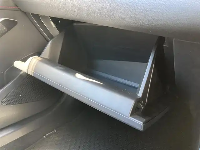 トヨタ カローラ スポーツ ハイブリッドG Z 静岡県 2018(平30)年 8.1万km スカーレットメタリック Toyota Safety Sense/純正9インチナビ(NSZT-Y66T)/　AM FM CD DVD Bluetooth SDREC/バックモニター/LEDオートヘッドランプ/レーダークルーズコントロール/ドライブモードセレクト/社外18インチアルミホイール/スマートキー2本/アイドリングストップ/パーキングアシスト/フルセグTV/ビルトインETC/前方ドライブレコーダー