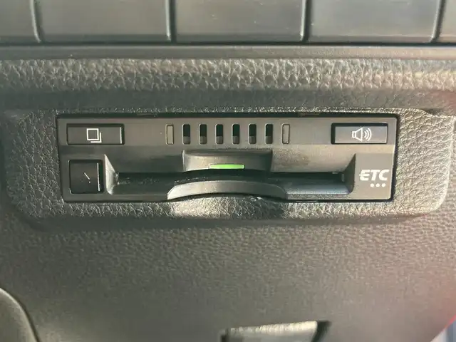 トヨタ カローラ スポーツ ハイブリッドG Z 静岡県 2018(平30)年 8.1万km スカーレットメタリック Toyota Safety Sense/純正9インチナビ(NSZT-Y66T)/　AM FM CD DVD Bluetooth SDREC/バックモニター/LEDオートヘッドランプ/レーダークルーズコントロール/ドライブモードセレクト/社外18インチアルミホイール/スマートキー2本/アイドリングストップ/パーキングアシスト/フルセグTV/ビルトインETC/前方ドライブレコーダー