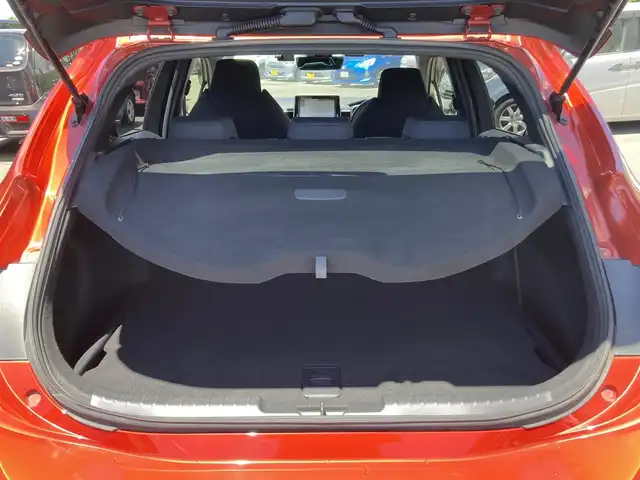 トヨタ カローラ スポーツ ハイブリッドG Z 静岡県 2018(平30)年 8.1万km スカーレットメタリック Toyota Safety Sense/純正9インチナビ(NSZT-Y66T)/　AM FM CD DVD Bluetooth SDREC/バックモニター/LEDオートヘッドランプ/レーダークルーズコントロール/ドライブモードセレクト/社外18インチアルミホイール/スマートキー2本/アイドリングストップ/パーキングアシスト/フルセグTV/ビルトインETC/前方ドライブレコーダー