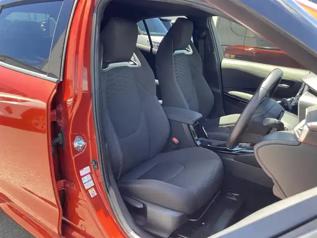 トヨタ カローラ スポーツ ハイブリッドG Z 静岡県 2018(平30)年 8.1万km スカーレットメタリック Toyota Safety Sense/純正9インチナビ(NSZT-Y66T)/　AM FM CD DVD Bluetooth SDREC/バックモニター/LEDオートヘッドランプ/レーダークルーズコントロール/ドライブモードセレクト/社外18インチアルミホイール/スマートキー2本/アイドリングストップ/パーキングアシスト/フルセグTV/ビルトインETC/前方ドライブレコーダー