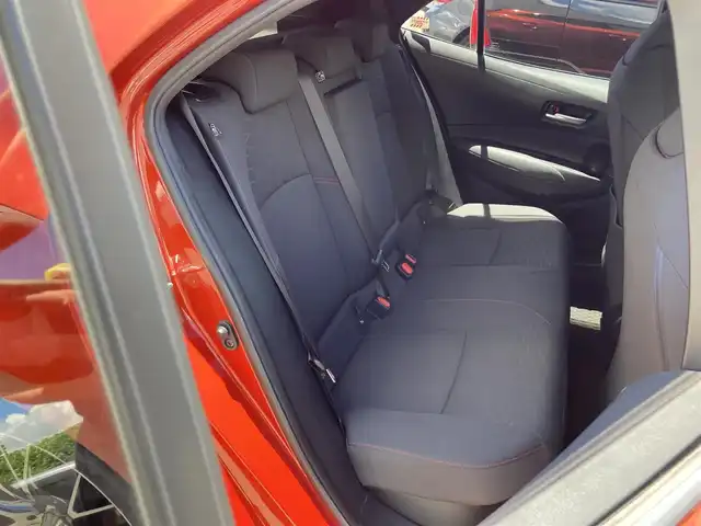 トヨタ カローラ スポーツ ハイブリッドG Z 静岡県 2018(平30)年 8.1万km スカーレットメタリック Toyota Safety Sense/純正9インチナビ(NSZT-Y66T)/　AM FM CD DVD Bluetooth SDREC/バックモニター/LEDオートヘッドランプ/レーダークルーズコントロール/ドライブモードセレクト/社外18インチアルミホイール/スマートキー2本/アイドリングストップ/パーキングアシスト/フルセグTV/ビルトインETC/前方ドライブレコーダー