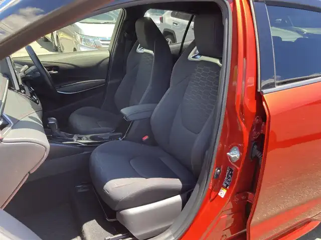 トヨタ カローラ スポーツ ハイブリッドG Z 静岡県 2018(平30)年 8.1万km スカーレットメタリック Toyota Safety Sense/純正9インチナビ(NSZT-Y66T)/　AM FM CD DVD Bluetooth SDREC/バックモニター/LEDオートヘッドランプ/レーダークルーズコントロール/ドライブモードセレクト/社外18インチアルミホイール/スマートキー2本/アイドリングストップ/パーキングアシスト/フルセグTV/ビルトインETC/前方ドライブレコーダー