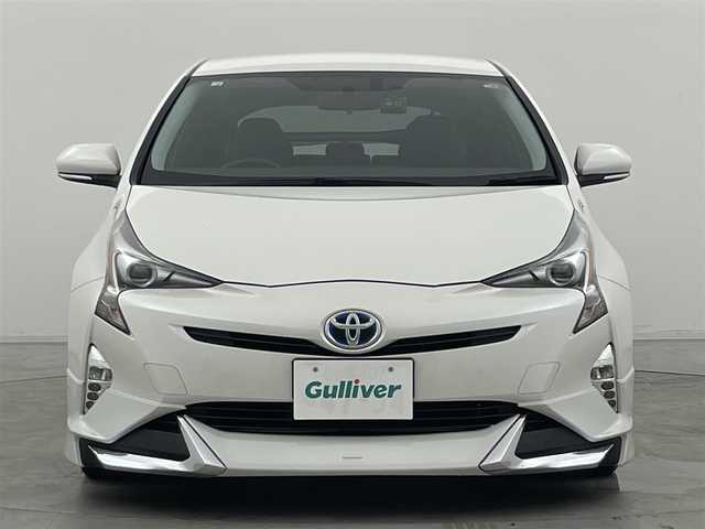 トヨタ プリウス S ツーリングセレクション 群馬県 2018(平30)年 7.9万km ホワイトパールクリスタルシャイン 社外エアロ/合皮レザーシート/シートヒーター/純正ディーラーナビ（NSZT-W68T)/CD/DVD/SD(MSV)/Bluetooth/フルセグTV/バックカメラ/前後ドライブレコーダー/ビルトインETC/LEDヘッドライト/オートライト /フォグランプ /スマートキー /プッシュスタート/純正17インチAW/トノカバー/純正フロアマット/ドアバイザー