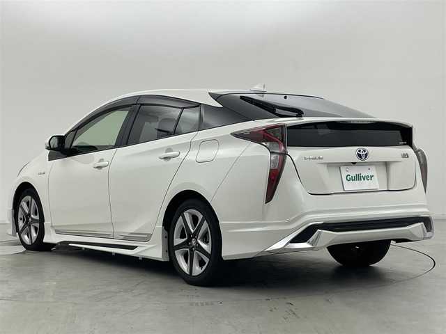 トヨタ プリウス S ツーリングセレクション 群馬県 2018(平30)年 7.9万km ホワイトパールクリスタルシャイン 社外エアロ/合皮レザーシート/シートヒーター/純正ディーラーナビ（NSZT-W68T)/CD/DVD/SD(MSV)/Bluetooth/フルセグTV/バックカメラ/前後ドライブレコーダー/ビルトインETC/LEDヘッドライト/オートライト /フォグランプ /スマートキー /プッシュスタート/純正17インチAW/トノカバー/純正フロアマット/ドアバイザー