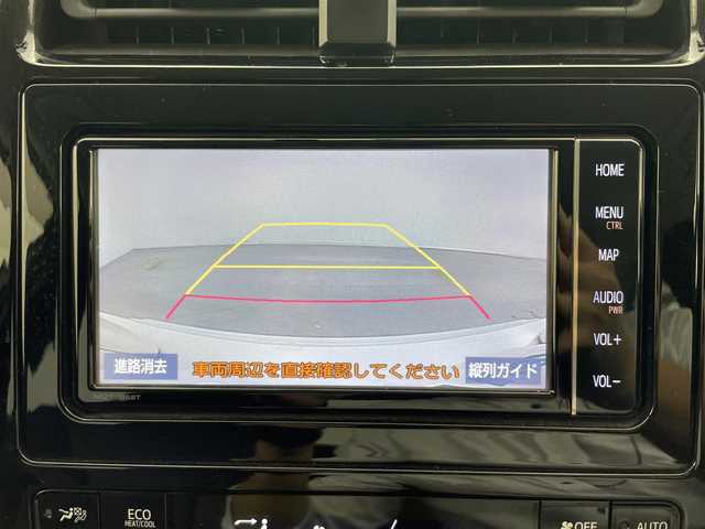 トヨタ プリウス S ツーリングセレクション 群馬県 2018(平30)年 7.9万km ホワイトパールクリスタルシャイン 社外エアロ/合皮レザーシート/シートヒーター/純正ディーラーナビ（NSZT-W68T)/CD/DVD/SD(MSV)/Bluetooth/フルセグTV/バックカメラ/前後ドライブレコーダー/ビルトインETC/LEDヘッドライト/オートライト /フォグランプ /スマートキー /プッシュスタート/純正17インチAW/トノカバー/純正フロアマット/ドアバイザー