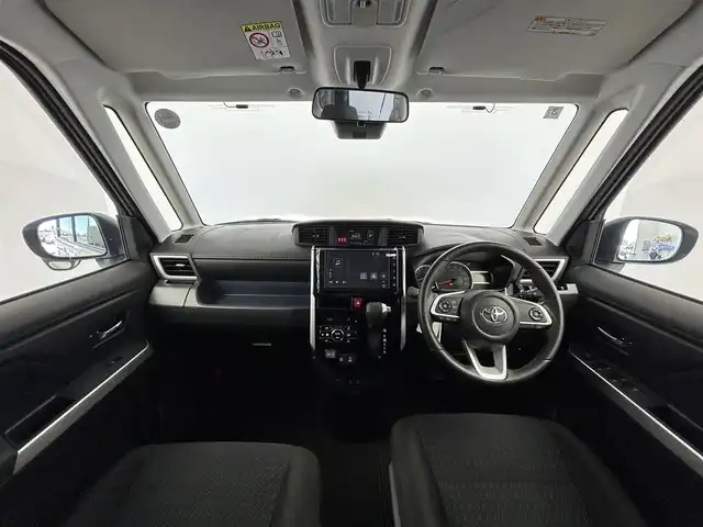 トヨタ ルーミー カスタムG 愛知県 2022(令4)年 2.2万km パールホワイトⅢ 純正9インチディスプレイオーディオ/全方位カメラ/フルセグTV/Bluetooth/Apple CarPlay/Android　Auto/スマートアシスト/衝突被害軽減システム/クルーズコントロール/レーンキープアシスト/コーナーセンサー/横滑り防止装置/オートライト/オートマチックハイビーム/LEDヘッドライト/LEDフォグランプ/両側パワースライドドア/シートヒーター/ETC/純正AW/純正フロアマット/プッシュスタート/スマートキー/スペアキー