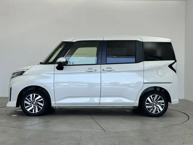 トヨタ ルーミー カスタムG 愛知県 2022(令4)年 2.2万km パールホワイトⅢ 純正9インチディスプレイオーディオ/全方位カメラ/フルセグTV/Bluetooth/Apple CarPlay/Android　Auto/スマートアシスト/衝突被害軽減システム/クルーズコントロール/レーンキープアシスト/コーナーセンサー/横滑り防止装置/オートライト/オートマチックハイビーム/LEDヘッドライト/LEDフォグランプ/両側パワースライドドア/シートヒーター/ETC/純正AW/純正フロアマット/プッシュスタート/スマートキー/スペアキー