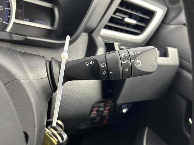 トヨタ ルーミー カスタムG 愛知県 2022(令4)年 2.2万km パールホワイトⅢ 純正9インチディスプレイオーディオ/全方位カメラ/フルセグTV/Bluetooth/Apple CarPlay/Android　Auto/スマートアシスト/衝突被害軽減システム/クルーズコントロール/レーンキープアシスト/コーナーセンサー/横滑り防止装置/オートライト/オートマチックハイビーム/LEDヘッドライト/LEDフォグランプ/両側パワースライドドア/シートヒーター/ETC/純正AW/純正フロアマット/プッシュスタート/スマートキー/スペアキー