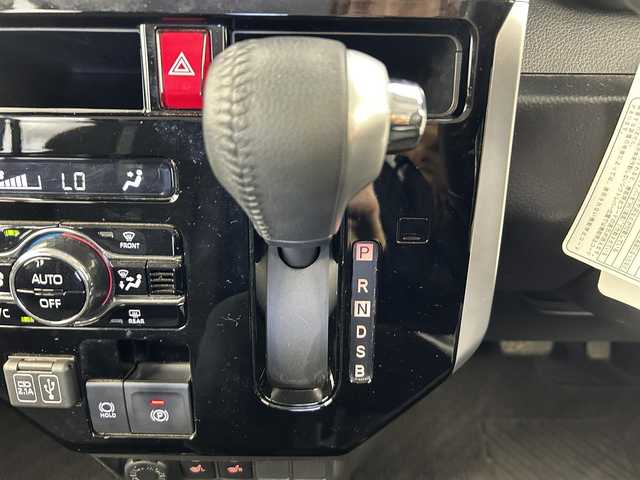 トヨタ ルーミー カスタムG 愛知県 2022(令4)年 2.2万km パールホワイトⅢ 純正9インチディスプレイオーディオ/全方位カメラ/フルセグTV/Bluetooth/Apple CarPlay/Android　Auto/スマートアシスト/衝突被害軽減システム/クルーズコントロール/レーンキープアシスト/コーナーセンサー/横滑り防止装置/オートライト/オートマチックハイビーム/LEDヘッドライト/LEDフォグランプ/両側パワースライドドア/シートヒーター/ETC/純正AW/純正フロアマット/プッシュスタート/スマートキー/スペアキー