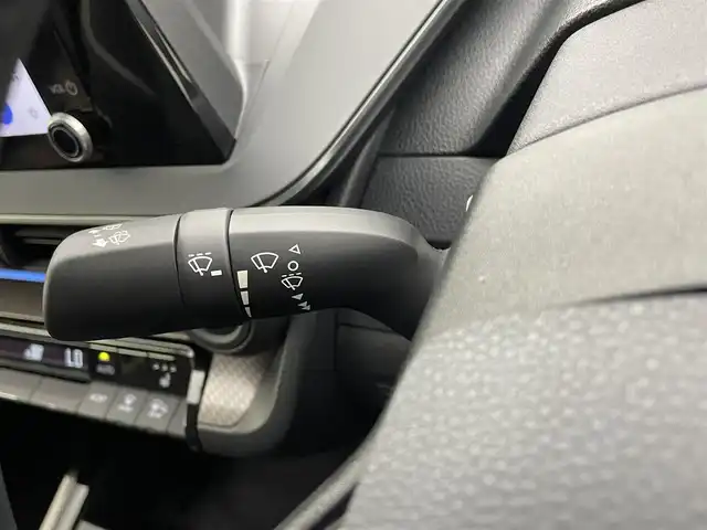トヨタ プリウス G 熊本県 2023(令5)年 2.7万km グレー 純正ディスプレイオーディオ　/社外前後ドライブレコーダー　/ビルトインＥＴＣ2.0　/前後クリアランスソナー　/トヨタセーフティーセンス/・プリクラッシュセーフティ/・レーンキープアシスト/・リアクロストラフィックアラート/・駐車時支援パーキングサポートシステム/・ロードサインアシスト/・レーダークルーズコントロール/・ブラインドスポットモニター/・プロアクティブドライビングアシスト/・オートハイビーム/横滑り防止/100V充電/前席シートヒーター/純正フロアマット/純正19インチAW/オートライト/LEDヘッドライト/スマートキー/プッシュスタート