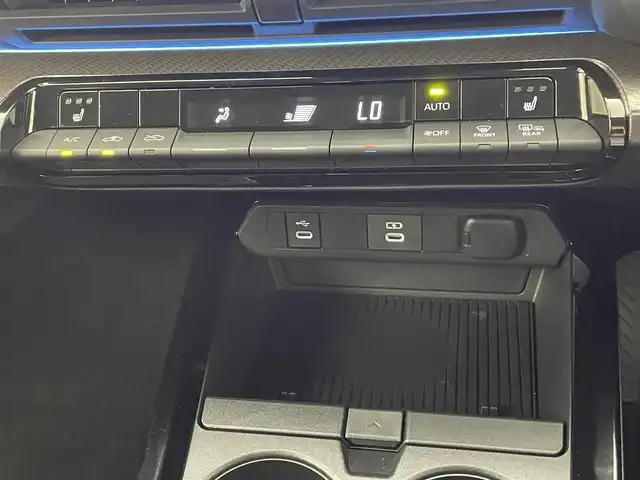 トヨタ プリウス G 熊本県 2023(令5)年 2.7万km グレー 純正ディスプレイオーディオ　/社外前後ドライブレコーダー　/ビルトインＥＴＣ2.0　/前後クリアランスソナー　/トヨタセーフティーセンス/・プリクラッシュセーフティ/・レーンキープアシスト/・リアクロストラフィックアラート/・駐車時支援パーキングサポートシステム/・ロードサインアシスト/・レーダークルーズコントロール/・ブラインドスポットモニター/・プロアクティブドライビングアシスト/・オートハイビーム/横滑り防止/100V充電/前席シートヒーター/純正フロアマット/純正19インチAW/オートライト/LEDヘッドライト/スマートキー/プッシュスタート