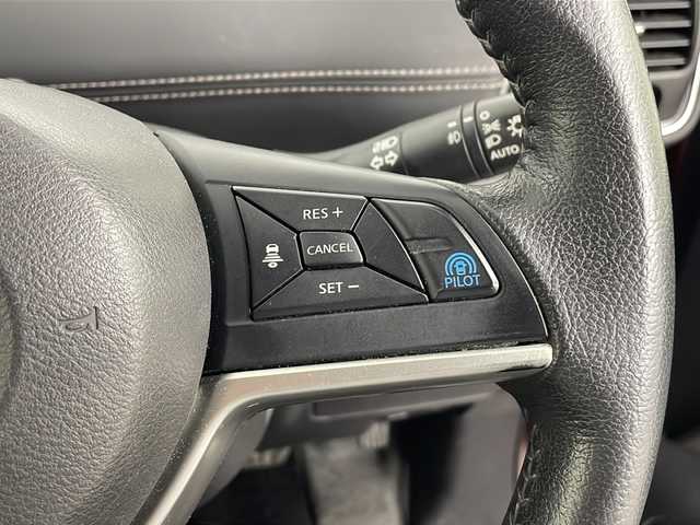 日産 セレナ ハイウェイスター プロパイロットED 埼玉県 2016(平28)年 3.6万km ライトブルーメタリック 純正ナビ/（BT/フルTVCD/DVD//AM/FM）/バックカメラ/インテリジェントエマージェンシーブレーキ/インテリジェントLI（車線逸脱防止支援システム）/LDW（車線逸脱警報）/RCTA（後退時車両検知警報）/プロパイロット/前後ドライブレコーダー/LEDライト/純正アルミホイール/純正フロアマット