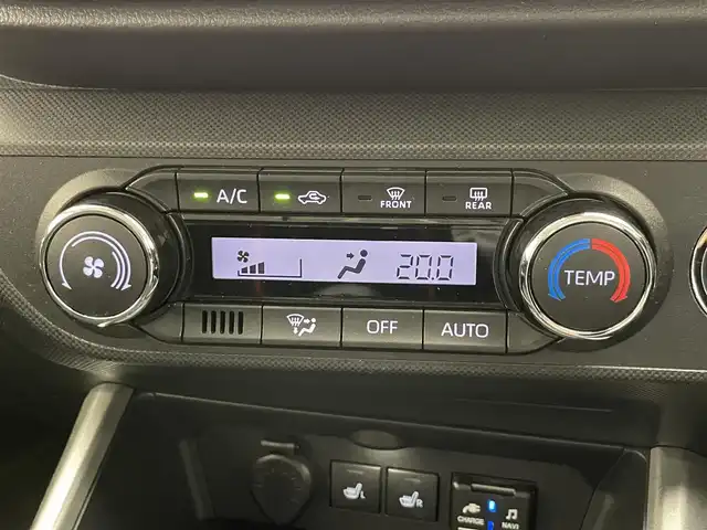 ダイハツ ロッキー G 愛知県 2020(令2)年 5.8万km シャイニングホワイトパール 純正ナビ　全方位カメラ　スマアシ　禁煙車　ＥＴＣ　ドラレコ　シートヒーター　衝突軽減　追従クルコン　オートハイビーム　コーナーセンサー　ＬＥＤヘッドライト　純正フロアマット　スマートキー　ターボ搭載車