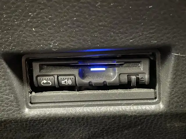 スズキ スイフト RS 大分県 2014(平26)年 7.7万km スノーホワイトパール 社外SDナビ/（フルセグ/CD/DVD/Bluetooth）/ETC/オートライト/HIDヘッドライト/フォグランプ/オートエアコン/ステアリングスイッチ/クルーズコントロール/電動格納ミラー/プッシュスタート・スマートキー/保証書・取扱説明書