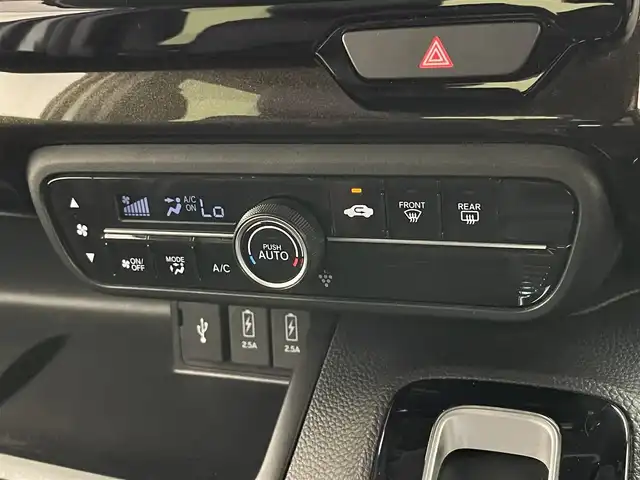 ホンダ Ｎ ＢＯＸ カスタム G L ターボ ホンダセンシング 愛知県 2018(平30)年 6.8万km プレミアムホワイトパールⅡ 純正8インチナビ/ホンダセンシング/パドルシフト/ターボ/レーダークルーズコントロール/両側パワースライドドア/LEDオートライト/バックカメラ/ETC/ドライブレコーダー/純正アルミホイール/フルセグTV/DVD/純正フロアマット/ハーフレザーシート/衝突被害軽減ブレーキ/カーテンエアバック/禁煙車