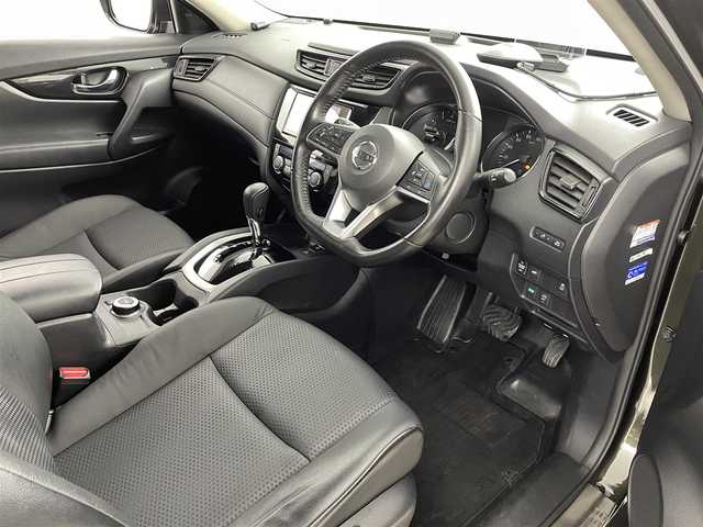 日産 エクストレイル 20X 福島県 2017(平29)年 7.4万km チタニウムカーキ プロパイロット/・エマージェンシーブレーキ/・ダウンヒルアシストコントロール/・クリアランスソナー/・横滑り防止機能/ストラーダナビ/・型番；CN-RX03WD/・フルセグ/TV/CD/DVD/Blu-ray/iPod/SD/BT/USB/アラウンドビューモニター/アダプティブ・クルーズコントロール/LEDオートライト/・フォグランプ/ハーフレザー/・パワーバックドア/純正AW付きサマータイヤ/ルーフレール/ストラーダインフォメーションディスプレイ/デジタルインナーミラー/電動格納ミラー/・ウィンカーミラー/・ミラーヒーター/電子パーキング/・ブレーキホールド/ドアバイザー/純正フロアマット/革ステアリング/・ステアリングリモコン/前ドラレコ/ETC/プッシュスタート/・スマートキー