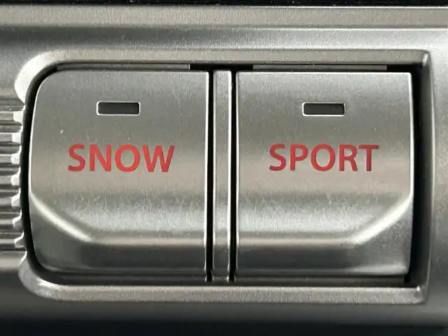 スズキ クロスビー HYBRID MZ 道央・札幌 2020(令2)年 5.3万km ピュアホワイトパール/ブラック2トーンルーフ ・4WD/・社外メモリーナビゲーション/　CD/DVD/フルセグ/SD/USB/iPod/・バックカメラ/・社外ドライブレコーダー前後/・ビルトインETC/・衝突軽減ブレーキ/・横滑り防止装置/・レーンキープアシスト/・前後コーナーセンサー/・クルーズコントロール/・LEDヘッドライト/・オートライト/・ダウンヒルアシストコントロール/・前席シートヒーター/・パドルシフト/・純正フロアマット（ゴムマット）/・スマートキー/・プッシュスタート/・スペアキー1本/・純正AW16インチ/・保証書付き/・取説付き