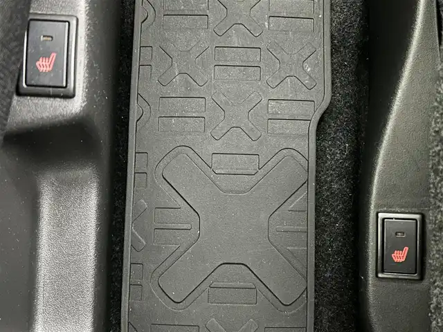 スズキ クロスビー HYBRID MZ 道央・札幌 2020(令2)年 5.3万km ピュアホワイトパール/ブラック2トーンルーフ ・4WD/・社外メモリーナビゲーション/　CD/DVD/フルセグ/SD/USB/iPod/・バックカメラ/・社外ドライブレコーダー前後/・ビルトインETC/・衝突軽減ブレーキ/・横滑り防止装置/・レーンキープアシスト/・前後コーナーセンサー/・クルーズコントロール/・LEDヘッドライト/・オートライト/・ダウンヒルアシストコントロール/・前席シートヒーター/・パドルシフト/・純正フロアマット（ゴムマット）/・スマートキー/・プッシュスタート/・スペアキー1本/・純正AW16インチ/・保証書付き/・取説付き