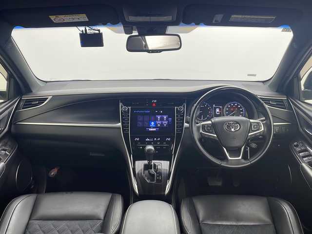 トヨタ ハリアー プレミアム 愛知県 2017(平29)年 6.1万km スパークリングブラックパールクリスタルシャイン 純正9型SDナビ/フルセグTV/CD/DVD(Blu Ray/BT/USB/AUX/バックカメラ/ハーフレザーシート/パワーシート/ビルトインETC/ドライブレコーダー前後/Toyota Safety Sense/プリクラッシュセーフティ/レーンディパーチャーアラート/レーダークルーズコントロール/オートハイビーム/インテリジェントクリアランスソナー/パワーバックドア/電動パーキング/オートホールド/革巻きステアリング/ステアリングスイッチ/アイドリングストップ/LEDオートライト/フォグランプ/シーケンシャルランプ/電格ミラー/横滑り防止/プッシュスタート/スマートキー/純正ドアバイザー/純正フロアマット