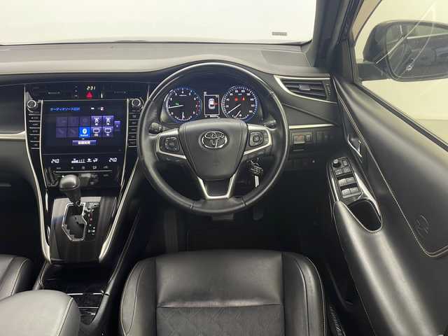 トヨタ ハリアー プレミアム 愛知県 2017(平29)年 6.1万km スパークリングブラックパールクリスタルシャイン 純正9型SDナビ/フルセグTV/CD/DVD(Blu Ray/BT/USB/AUX/バックカメラ/ハーフレザーシート/パワーシート/ビルトインETC/ドライブレコーダー前後/Toyota Safety Sense/プリクラッシュセーフティ/レーンディパーチャーアラート/レーダークルーズコントロール/オートハイビーム/インテリジェントクリアランスソナー/パワーバックドア/電動パーキング/オートホールド/革巻きステアリング/ステアリングスイッチ/アイドリングストップ/LEDオートライト/フォグランプ/シーケンシャルランプ/電格ミラー/横滑り防止/プッシュスタート/スマートキー/純正ドアバイザー/純正フロアマット