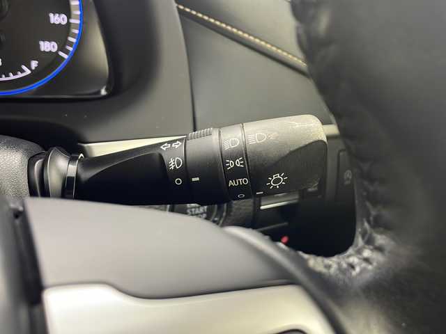 トヨタ ハリアー プレミアム 愛知県 2017(平29)年 6.1万km スパークリングブラックパールクリスタルシャイン 純正9型SDナビ/フルセグTV/CD/DVD(Blu Ray/BT/USB/AUX/バックカメラ/ハーフレザーシート/パワーシート/ビルトインETC/ドライブレコーダー前後/Toyota Safety Sense/プリクラッシュセーフティ/レーンディパーチャーアラート/レーダークルーズコントロール/オートハイビーム/インテリジェントクリアランスソナー/パワーバックドア/電動パーキング/オートホールド/革巻きステアリング/ステアリングスイッチ/アイドリングストップ/LEDオートライト/フォグランプ/シーケンシャルランプ/電格ミラー/横滑り防止/プッシュスタート/スマートキー/純正ドアバイザー/純正フロアマット