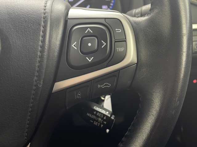 トヨタ ハリアー プレミアム 愛知県 2017(平29)年 6.1万km スパークリングブラックパールクリスタルシャイン 純正9型SDナビ/フルセグTV/CD/DVD(Blu Ray/BT/USB/AUX/バックカメラ/ハーフレザーシート/パワーシート/ビルトインETC/ドライブレコーダー前後/Toyota Safety Sense/プリクラッシュセーフティ/レーンディパーチャーアラート/レーダークルーズコントロール/オートハイビーム/インテリジェントクリアランスソナー/パワーバックドア/電動パーキング/オートホールド/革巻きステアリング/ステアリングスイッチ/アイドリングストップ/LEDオートライト/フォグランプ/シーケンシャルランプ/電格ミラー/横滑り防止/プッシュスタート/スマートキー/純正ドアバイザー/純正フロアマット