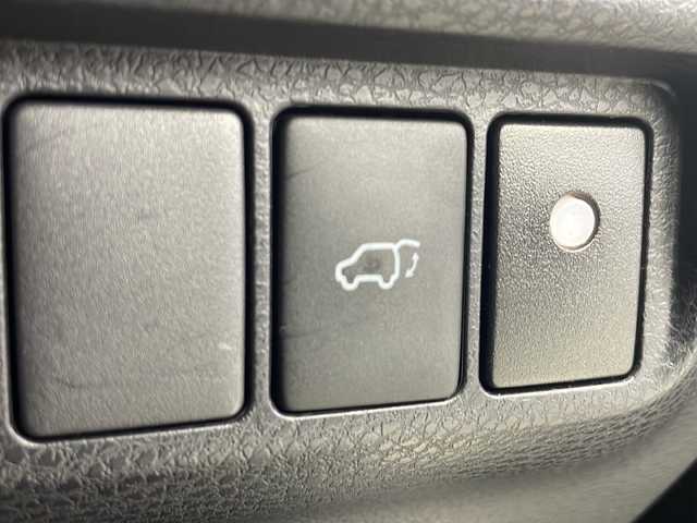 トヨタ ハリアー プレミアム 愛知県 2017(平29)年 6.1万km スパークリングブラックパールクリスタルシャイン 純正9型SDナビ/フルセグTV/CD/DVD(Blu Ray/BT/USB/AUX/バックカメラ/ハーフレザーシート/パワーシート/ビルトインETC/ドライブレコーダー前後/Toyota Safety Sense/プリクラッシュセーフティ/レーンディパーチャーアラート/レーダークルーズコントロール/オートハイビーム/インテリジェントクリアランスソナー/パワーバックドア/電動パーキング/オートホールド/革巻きステアリング/ステアリングスイッチ/アイドリングストップ/LEDオートライト/フォグランプ/シーケンシャルランプ/電格ミラー/横滑り防止/プッシュスタート/スマートキー/純正ドアバイザー/純正フロアマット