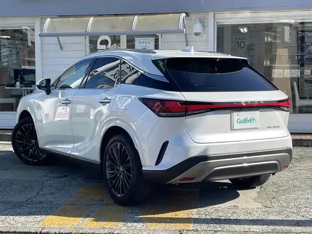 レクサス ＲＸ 350h バージョンL 神奈川県 2024(令6)年 1万km ソニッククォーツ ワンオーナー/純正コネクティッドナビ/　（Bluetooth・ミラキャス）/フルセグTV/パノラミックビューモニター/パノラマルーフ/セミアニリン本革シート/シートヒーター/エアシート/メーカーOP輻射ヒーター/Lexus Safety System＋/Lexus Teammate/クリアランスソナー/カラーヘッドアップディスプレイ/レーダークルーズコントロール/LEDヘッドライト/LEDフォグライト/パワーバックドア/ビルトインETC2.0/スマートキー×2/カードキー×1/保証書/取扱説明書