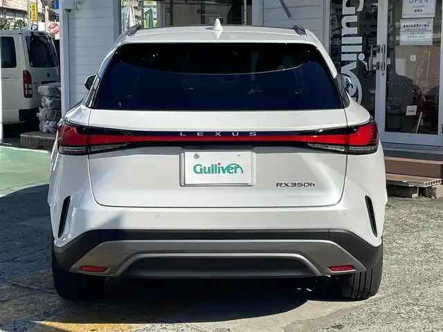 レクサス ＲＸ 350h バージョンL 神奈川県 2024(令6)年 1万km ソニッククォーツ ワンオーナー/純正コネクティッドナビ/　（Bluetooth・ミラキャス）/フルセグTV/パノラミックビューモニター/パノラマルーフ/セミアニリン本革シート/シートヒーター/エアシート/メーカーOP輻射ヒーター/Lexus Safety System＋/Lexus Teammate/クリアランスソナー/カラーヘッドアップディスプレイ/レーダークルーズコントロール/LEDヘッドライト/LEDフォグライト/パワーバックドア/ビルトインETC2.0/スマートキー×2/カードキー×1/保証書/取扱説明書