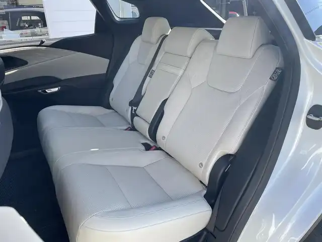 レクサス ＲＸ 350h バージョンL 神奈川県 2024(令6)年 1万km ソニッククォーツ ワンオーナー/純正コネクティッドナビ/　（Bluetooth・ミラキャス）/フルセグTV/パノラミックビューモニター/パノラマルーフ/セミアニリン本革シート/シートヒーター/エアシート/メーカーOP輻射ヒーター/Lexus Safety System＋/Lexus Teammate/クリアランスソナー/カラーヘッドアップディスプレイ/レーダークルーズコントロール/LEDヘッドライト/LEDフォグライト/パワーバックドア/ビルトインETC2.0/スマートキー×2/カードキー×1/保証書/取扱説明書