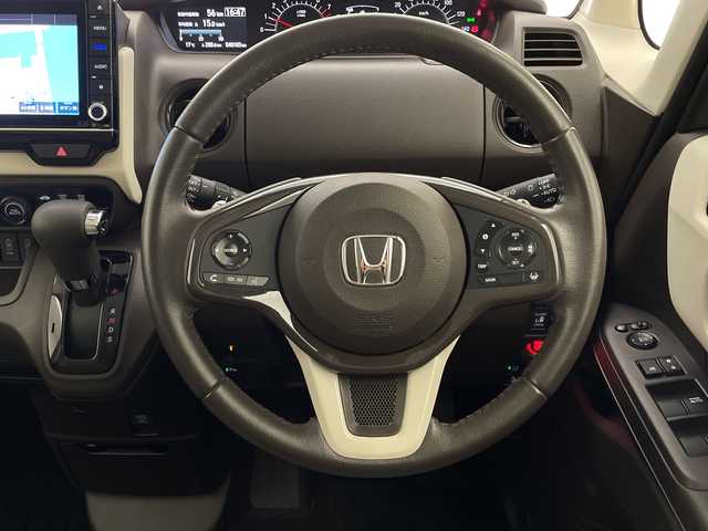 ホンダ Ｎ ＢＯＸ L ターボ 宮崎県 2022(令4)年 4.1万km プレミアムサンライトホワイトパール ホンダセンシング/・衝突軽減ブレーキ/・レーンキープアシスト/・アダプティブクルーズコントロール/・先行車発進お知らせ機能/・標識認識機能/・コーナーセンサー/純正8インチメモリナビ/CD DVD MSV BT フルセグ/バックカメラ/両側パワースライドドア/前後ドライブレコーダー/LEDオートライト/前席シートヒーター/電子オートパーキング/ステアリングスイッチ/パドルシフト/純正フロアマット/ビルトインETC