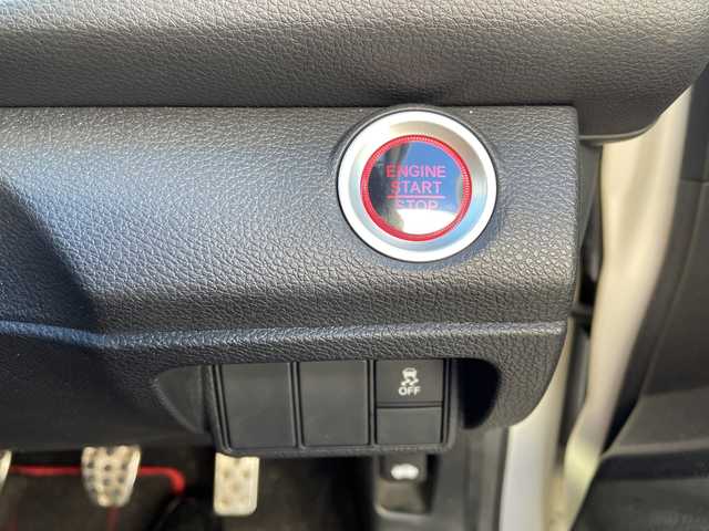 ホンダ シビック タイプR 愛知県 2018(平30)年 5.8万km チャンピオンシップホワイト /ワンオーナー//純正メモリナビ(VXM-185VFi)/(フルセグTV/DVD/Bluetooth/SD)/(AppleCarPlay/MusicRuck/iPod)//クルーズコントロール//ビルトインＥＴＣ//360°ドライブレコーダー(Yupiteru S10)//バックカメラ//プッシュスタート//スマートキー//スペアキーx1//ＬＥＤヘッドライト//フォグランプ//電動パーキングブレーキ//ブレーキホールド//純正フロアマット//純正ドアバイザー