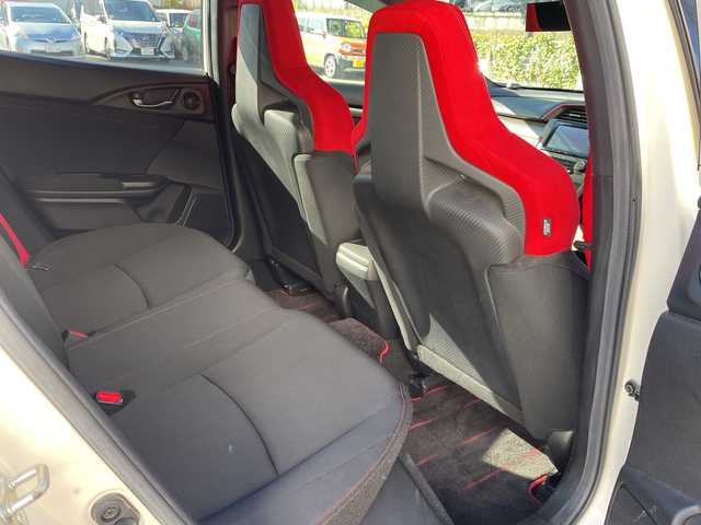 ホンダ シビック タイプR 愛知県 2018(平30)年 5.8万km チャンピオンシップホワイト /ワンオーナー//純正メモリナビ(VXM-185VFi)/(フルセグTV/DVD/Bluetooth/SD)/(AppleCarPlay/MusicRuck/iPod)//クルーズコントロール//ビルトインＥＴＣ//360°ドライブレコーダー(Yupiteru S10)//バックカメラ//プッシュスタート//スマートキー//スペアキーx1//ＬＥＤヘッドライト//フォグランプ//電動パーキングブレーキ//ブレーキホールド//純正フロアマット//純正ドアバイザー