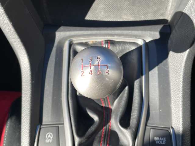 ホンダ シビック タイプR 愛知県 2018(平30)年 5.8万km チャンピオンシップホワイト /ワンオーナー//純正メモリナビ(VXM-185VFi)/(フルセグTV/DVD/Bluetooth/SD)/(AppleCarPlay/MusicRuck/iPod)//クルーズコントロール//ビルトインＥＴＣ//360°ドライブレコーダー(Yupiteru S10)//バックカメラ//プッシュスタート//スマートキー//スペアキーx1//ＬＥＤヘッドライト//フォグランプ//電動パーキングブレーキ//ブレーキホールド//純正フロアマット//純正ドアバイザー