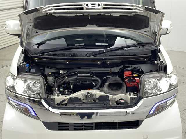 ホンダ Ｎ ＢＯＸ カスタム ターボ SSブラックSパッケージ 茨城県 2017(平29)年 7万km プレミアムホワイトパールⅡ 純正ナビ/・Bluetooth接続/・フルセグテレビ/・バックカメラ/ETC/ドライブレコーダー/社外ホイール/両側パワースライドドア/オートライト/エンジンスタートボタン/クルーズコントロール/スマートキー/ドアバイザー/パドルシフト/フロントフォグ/社外マフラー