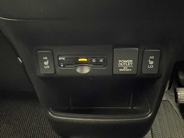 ホンダ Ｎ ＢＯＸ カスタム ターボ SSブラックSパッケージ 茨城県 2017(平29)年 7万km プレミアムホワイトパールⅡ 純正ナビ/・Bluetooth接続/・フルセグテレビ/・バックカメラ/ETC/ドライブレコーダー/社外ホイール/両側パワースライドドア/オートライト/エンジンスタートボタン/クルーズコントロール/スマートキー/ドアバイザー/パドルシフト/フロントフォグ/社外マフラー