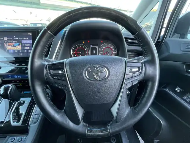 トヨタ アルファード S Cパッケージ 愛知県 2021(令3)年 3.6万km ホワイトパールクリスタルシャイン 純正ディスプレイオーディオ/(CD/DVD/Bluetooth/フルセグTV)/バックカメラ/純正フリップダウンモニター/両側パワースライドドア/パワーバックドア/黒レザーシート/前席シートヒーター&エアコンシート/前席&2ndパワーシート/オットマン/ドライブレコーダー/ETC2.0/LEDヘッドライト/フォグランプ/レーダークルーズコントロール/PCS/nanoe
