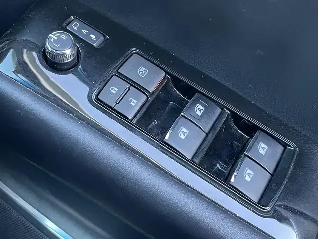 トヨタ アルファード S Cパッケージ 愛知県 2021(令3)年 3.6万km ホワイトパールクリスタルシャイン 純正ディスプレイオーディオ/(CD/DVD/Bluetooth/フルセグTV)/バックカメラ/純正フリップダウンモニター/両側パワースライドドア/パワーバックドア/黒レザーシート/前席シートヒーター&エアコンシート/前席&2ndパワーシート/オットマン/ドライブレコーダー/ETC2.0/LEDヘッドライト/フォグランプ/レーダークルーズコントロール/PCS/nanoe