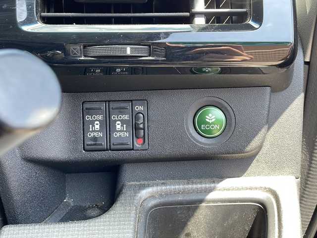 ホンダ ステップワゴン スパーダ アドバンスパッケージ β 新潟県 2016(平28)年 11.9万km プレミアムスパークルブラックパール ホンダセンシング/純正フリップダウンモニター/純正9インチSDナビ/(AM/FM/CD/DVD/SD/フルセグ/Bluetooth)/バックモニター/両側パワースライドドア/アダプティブクルーズコントロール/LEDオートライト/純正16インチアルミホイール/レーンキーピングアシスト/ステアリングリモコン/スマートキー/ETC